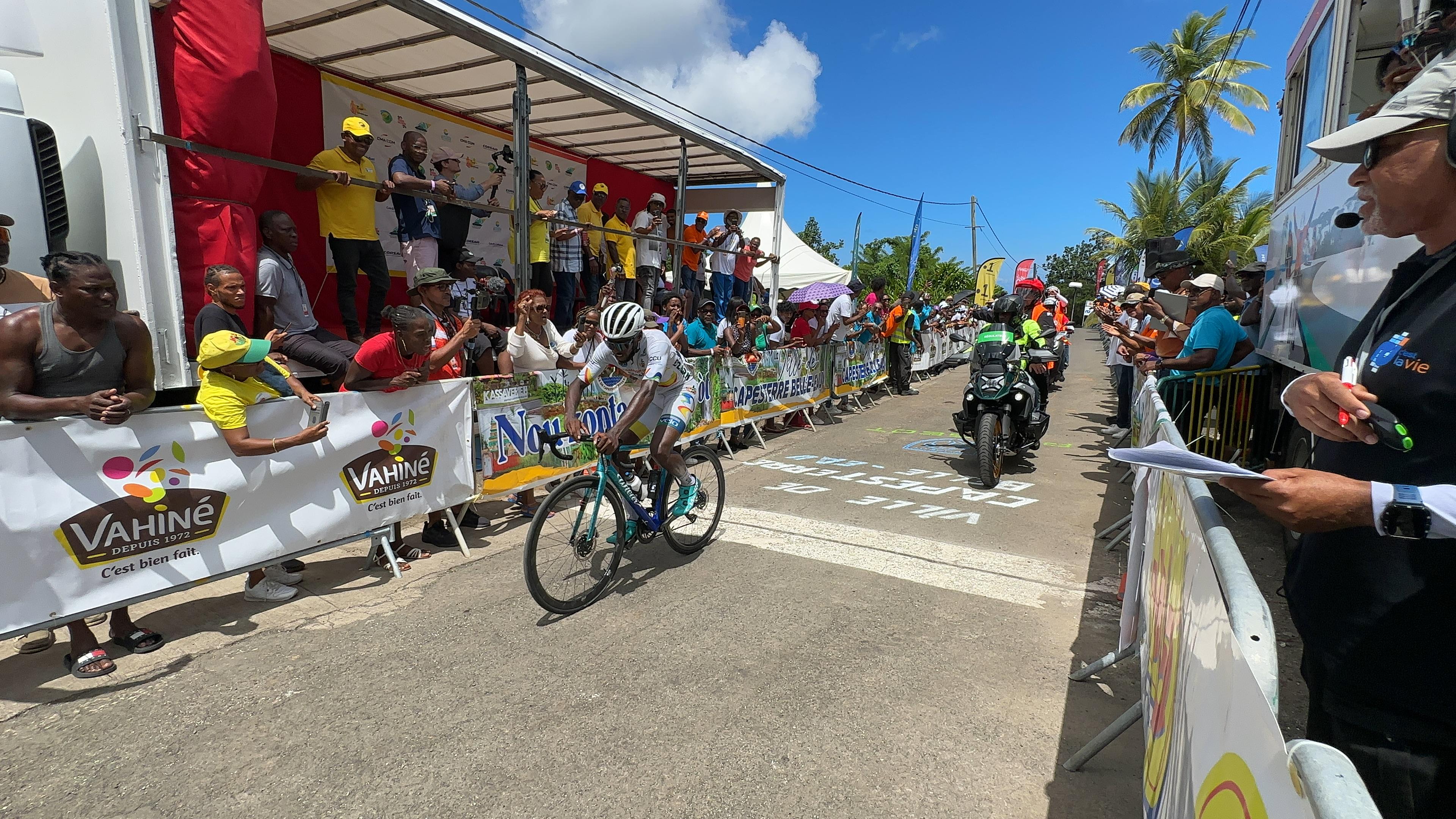 Classements Et Images Me Tape Du Tour Cycliste De Guadeloupe Tripl Colombien Sam